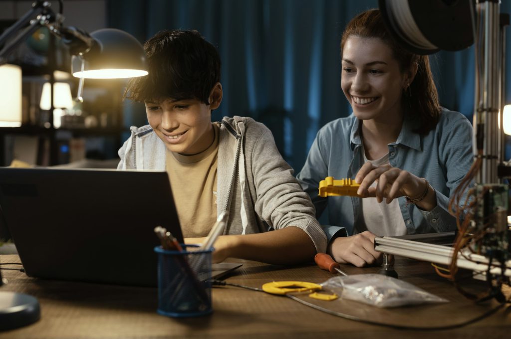 Students learning 3D printing at home